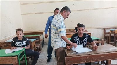 مدير تعليم نجع حمادي يتابع أعمال امتحان الدور الثاني للشهادة الإعدادية