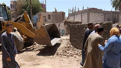 ازالة فورية بعزبة البوصة بقرية الشعانية بنجع حمادي