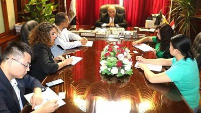 وفد صيني في مركز بحوث الصحراء لبحث سبل التعاون العلمي المشترك