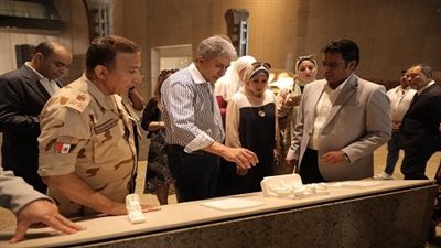 وزير السياحة والآثار يجري جولة تفقدية بالمتحف المصري الكبير