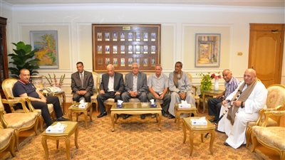 محافظ أسيوط يستقبل نقيب الفلاحين للتهنئة بتوليه مسئولية الإقليم  