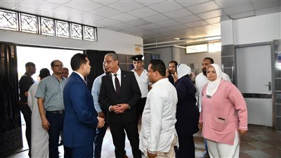 محافظ الفيوم يتفقد سير العمل بالمستشفى العام 