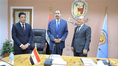 محافظ سوهاج يشهد اجتماع مجلس الجامعة