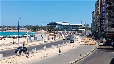 محافظ الإسكندرية يوجه بمراعاة الشكل الجمالي بمشروع توسعة الكورنيش