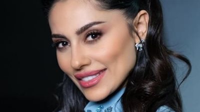 إلهام علي تطل بالأبيض في تكريم جمعية المنتجين والموزعين السعوديين