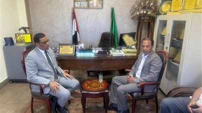 بحث التعاون بين مديرية العمل بالدقهلية والتنظيم والإدارة لتطوير العمل الإداري