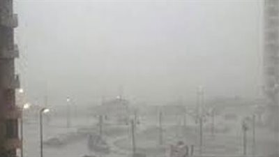 عاصفة ترابية وأمطار غزيرة تجتاح مرسى علم والشلاتين جنوب البحر الأحمر 