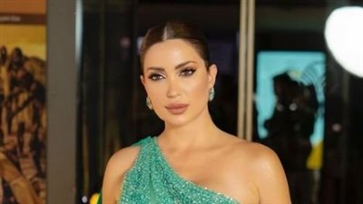 نسرين طافش تشبه زهرة الحب أمام البحر 