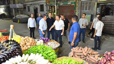 محافظ أسيوط يواصل جولاته لمتابعة رفع الإشغالات والمخلفات بحي شرق وحي غرب