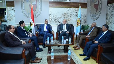 محافظ الإقليم يشهد فعاليات مجلس جامعة سوهاج مؤكداً علي انها الشريك الأساسي لجهود التنمية