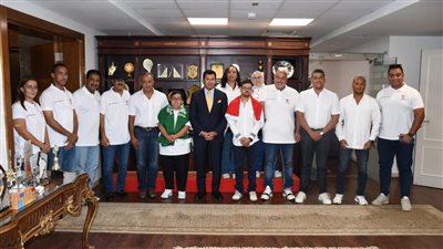 بدعم وزير الشباب: سباحو ذوي الهمم واصحاء يستعدون لعبور بحر المانش