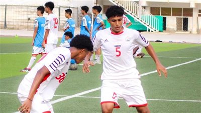 منتخب اليمن للناشئين يجري حصة تدريبية صباحية على ملعب بارادم