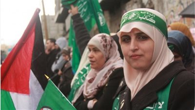 ابنة إسماعيل هنية تنعى والدها وتهاجم متهمي إيران باغتياله “هي السند لنا”