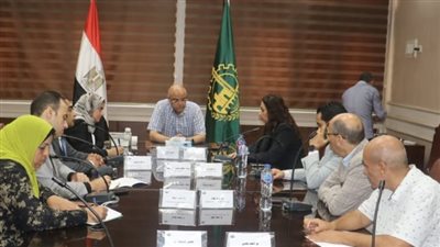 محافظ القليوبية يلتقى مسئول الشركة المصرية للاتصالات