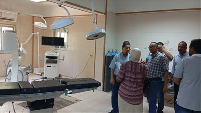 فريق الطب العلاجي يجري مروراً موسعاً على مستشفي قوص المركزي
