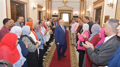 شاهد.. ممر شرفي مهيب لتوديع الخشت من رئاسة جامعة القاهرة 