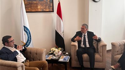 تعاون مصري إنجليزي لإنشاء مجمع بتروكيماويات في العلمين