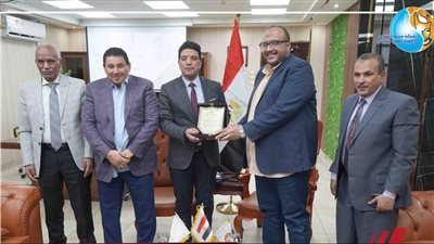 استعراض كيفية مراقبة جودة مياه الشرب ومطابقتها للمواصفات القياسية بسوهاج 