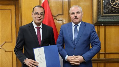 الدكتور نادر النمر عميداً لكلية الطب بجامعة القناة