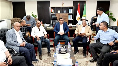 وزير الإسكان يوجه بوضع خطة لإنهاء ملفات تقنين الأراضي المضافة بمدينة الشروق