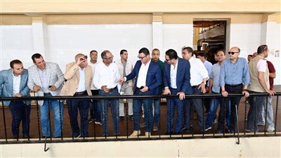 وزير الإسكان يتفقد مشروع 