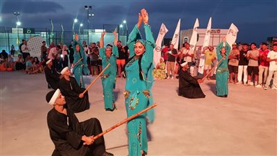 فلكلور الجنوب وترحيب بدوي في ختام عروض قصور الثقافة بمهرجان العلمين