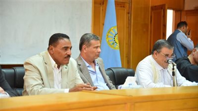 من مطروح.. وزير الزراعة يؤكد دعم الدولة لكل الأنشطة التنموية