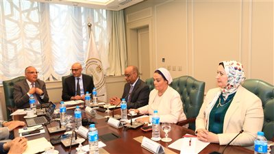 وزير التربية والتعليم يبحث سبل توعية الطلاب بقضايا المياه 