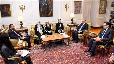 وزير الخارجية يبحث مع وزيرة البيئة أزمة التغير المناخي 