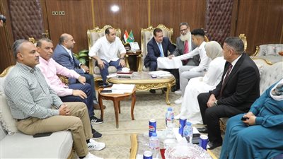 محافظ المنوفية يشهد عقد قران عروسان أيتام ويتكفل بمصاريف الزواج  (صور)