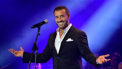 بعد ساعات أمسية من قصائد كاظم الساهر على مسرح قرطاج الأثري