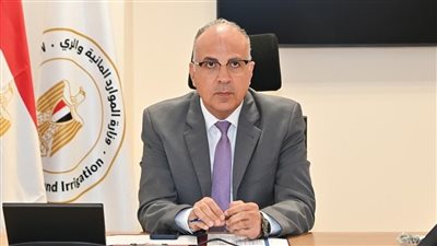 وزير الري يشهد جلسة عمل لمناقشة وتحديد الجدارات الخاصة بمهام العاملين بالوزارة