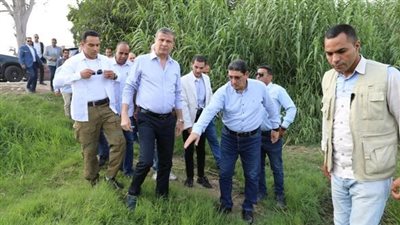 وزير الزراعة يلتقي عددًا من مزارعي البحيرة في مستهل زيارته للمحافظة