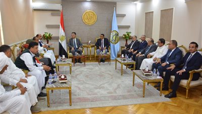 صور.. وزير التموين يتفقد مصنع تعبئة الغاز في مطروح 