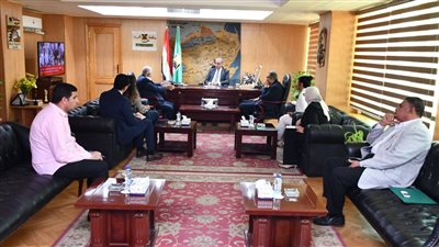 محافظ الفيوم يتابع الاستعدادات الخاصة بالمهرجان الثالث للنباتات الطبية والعطرية