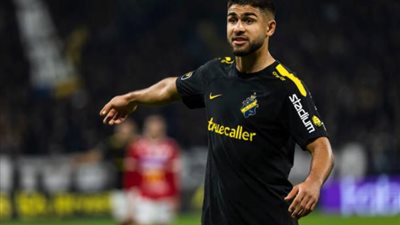 آخر مستجدات مفاوضات الأهلي مع المهاجم الفلسطيني عمر فرج