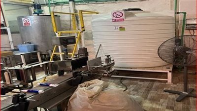 القبض على مُدير مصنع مستلزمات طبية غير مُرخص 