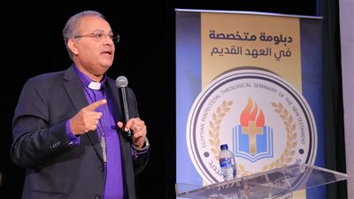 رئيس الإنجيلية يشارك في تخرج دفعة جديدة من كلية اللاهوت الخمسينية..شاهد