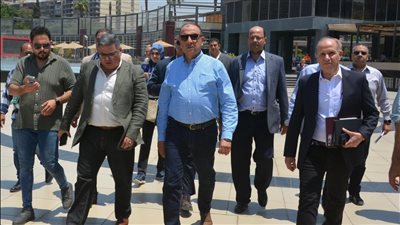 وزير قطاع الأعمال يتفقد حديقة الميريلاند ومبنى غرناطة التاريخي