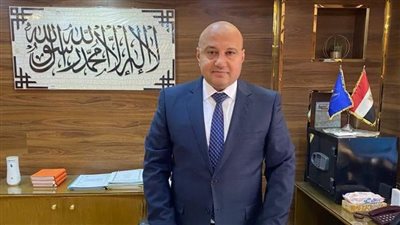 محمد ربيع ومحمد فؤاد يهنئان اللواء محمد زين نائب مدير سياحه القاهره لتجديد الثقة فيه