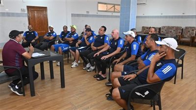 رئيس قطاع الناشئين بالمقاولون يجتمع مع المدربين لوضع خطط واستراتيجيات الموسم الجديد