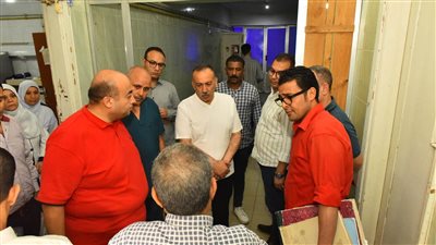 محافظ أسيوط يفاجئ مستشفى القوصية فجراً لمتابعة العمل والاطمئنان على توافر الأدوية