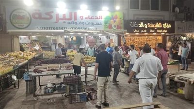 إزالة اشغالات الباعة الجائلين بالطرق الرئيسية بمدينة العاشر من رمضان 