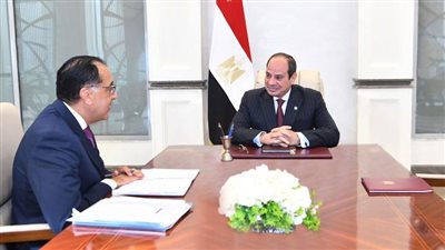 السيسي يجتمع مع رئيس الوزراء لمتابعة الملفات الاقتصادية والخدمية