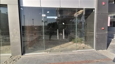 فرصة استثمارية.. 37 محلًا تجاريًا و5 صيدليات للبيع في 4 مدن جديدة