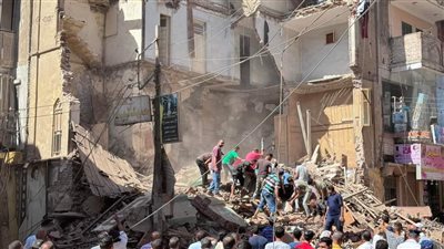 ننشر الصور الأولى لانهيار عقار المنوفية 