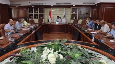 نائب المحافظ بني سويف يترأس اجتماع لجنة حصر الأنشطة الصناعية