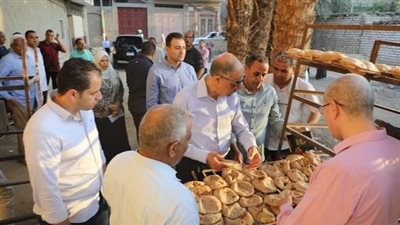 محافظ المنيا يقود حملة تموينية على مخابز قرى أبوقرقاص
