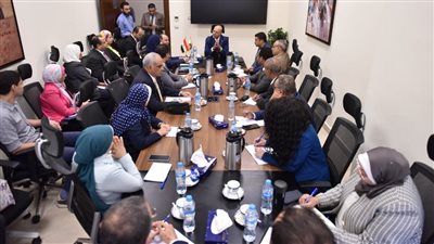 وزير العمل يترأس لجنة إعداد دليل التصنيف المهني المصري لسرعة إعداده 