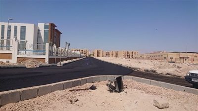 تطوير ورفع كفاءة الطرق بمجمع الفيروز الطبي بطور سيناء